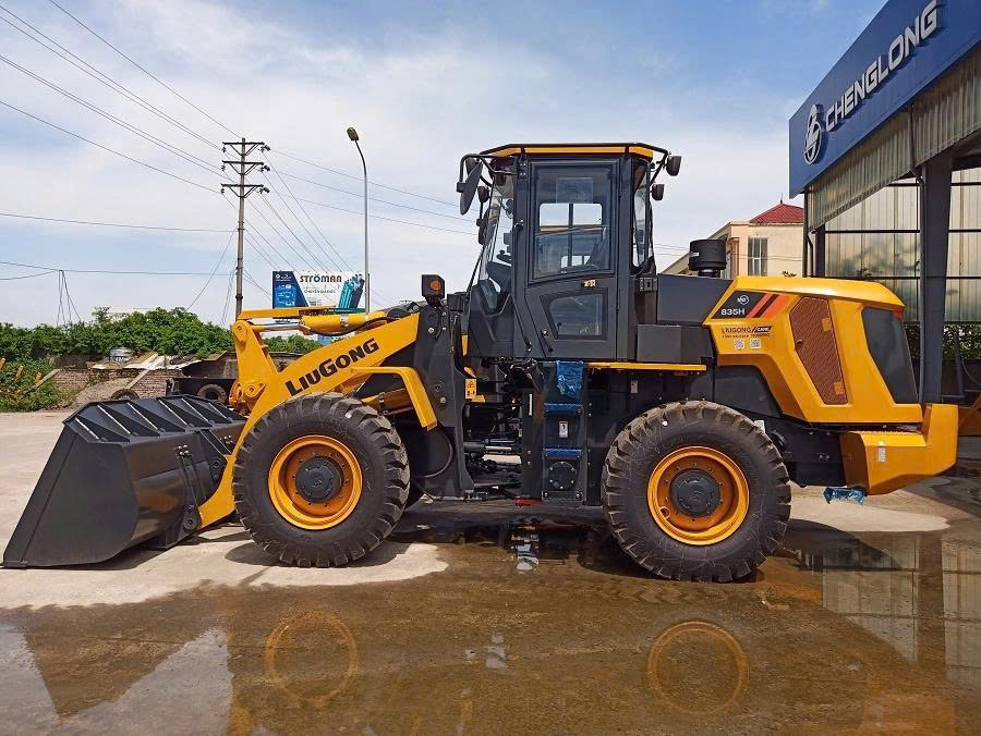 Máy Xúc Lật Liugong CLG835H Gầu 2.3m3 - Giải Pháp Hiệu Quả Cho Công Trình Trung